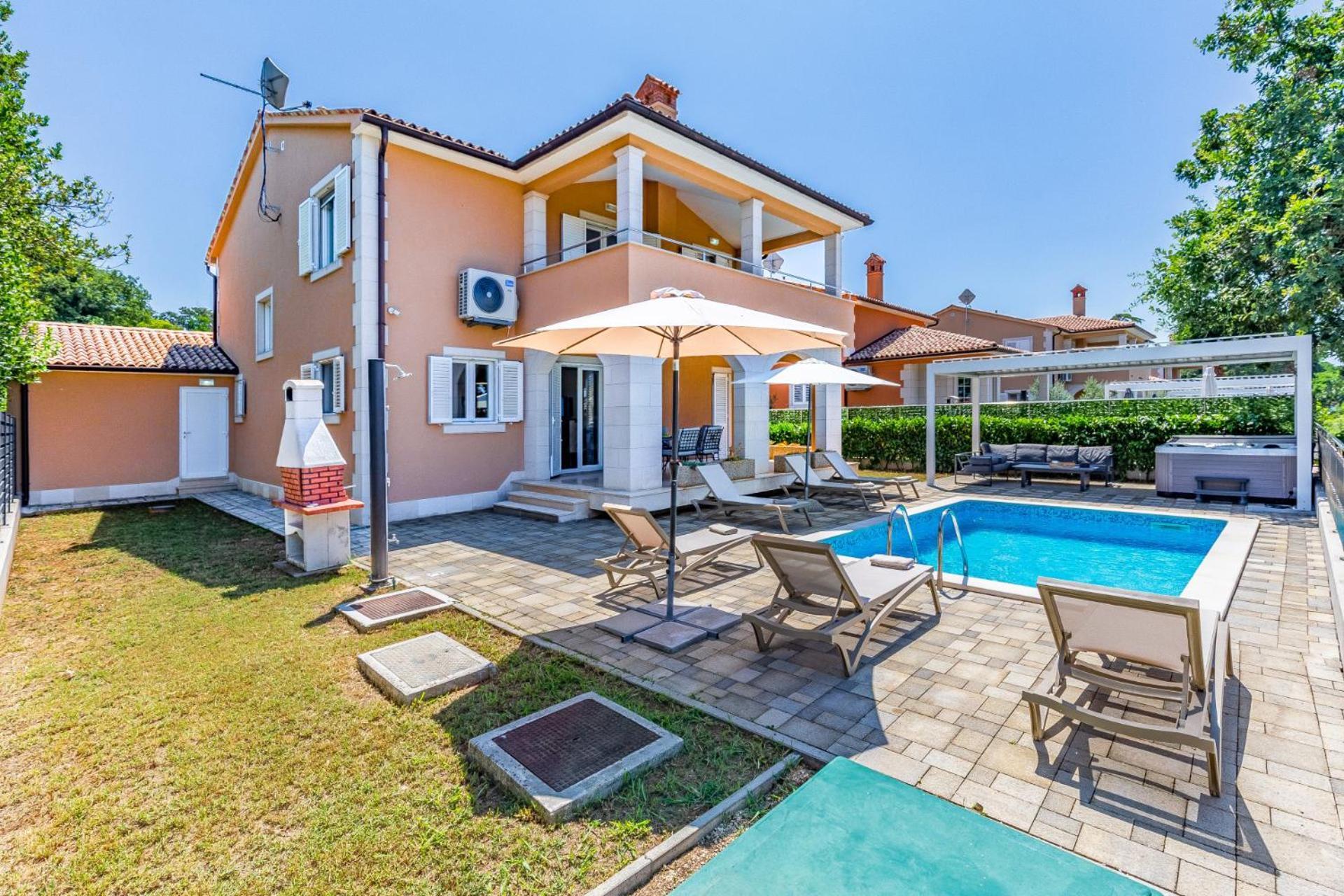 Villas Lotus With Pool And Jacuzzi Pula Ngoại thất bức ảnh