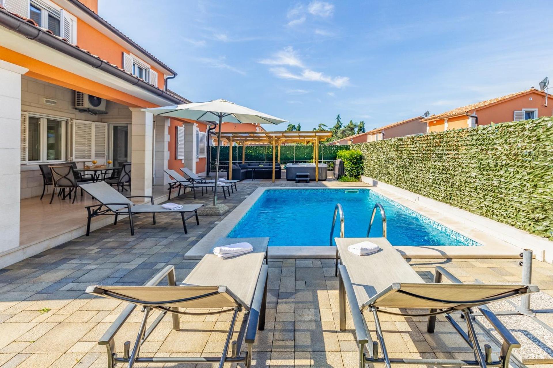 Villas Lotus With Pool And Jacuzzi Pula Ngoại thất bức ảnh