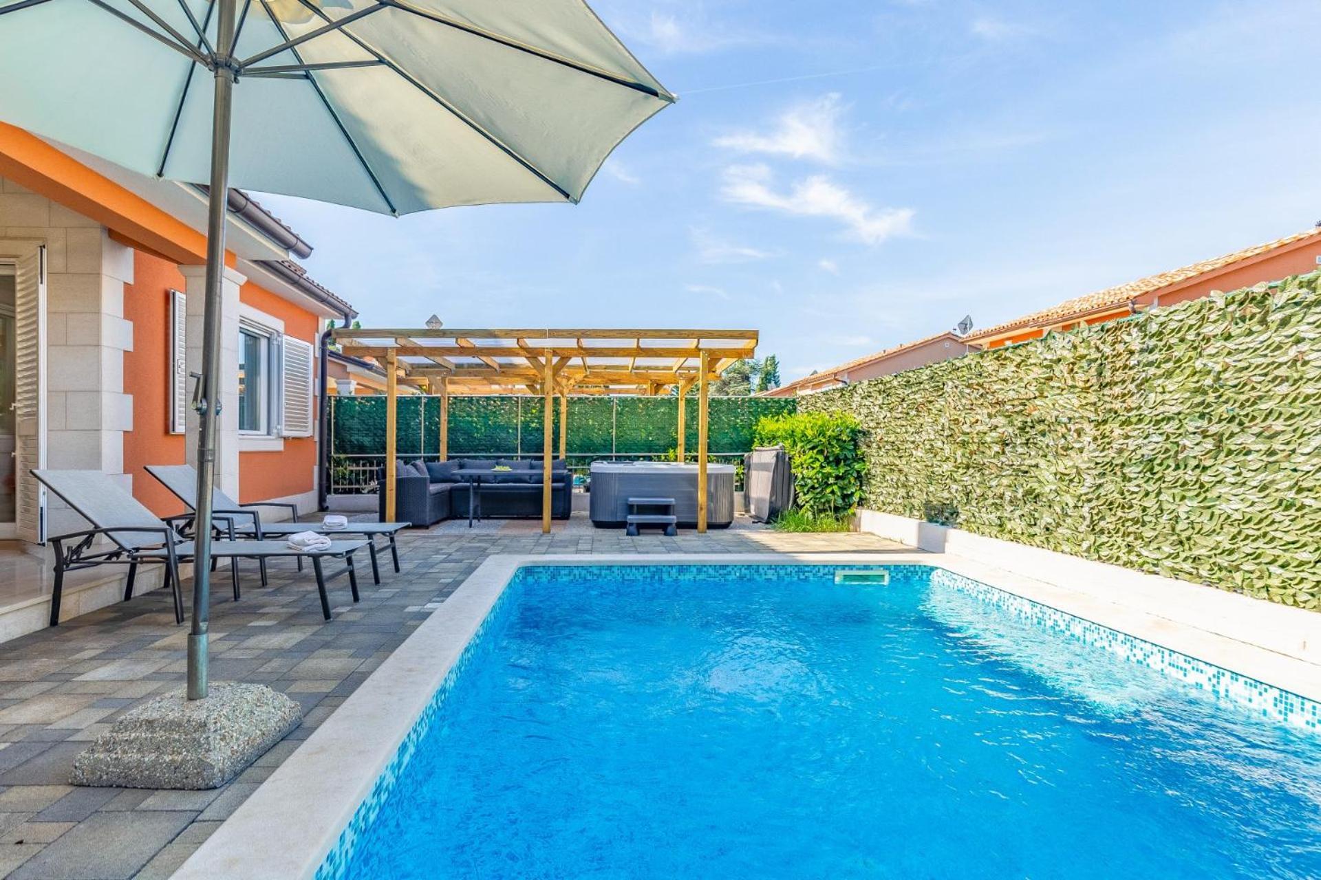 Villas Lotus With Pool And Jacuzzi Pula Ngoại thất bức ảnh