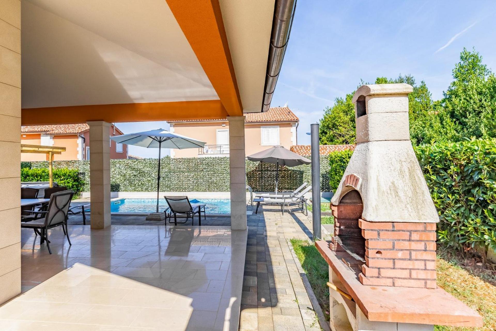 Villas Lotus With Pool And Jacuzzi Pula Ngoại thất bức ảnh