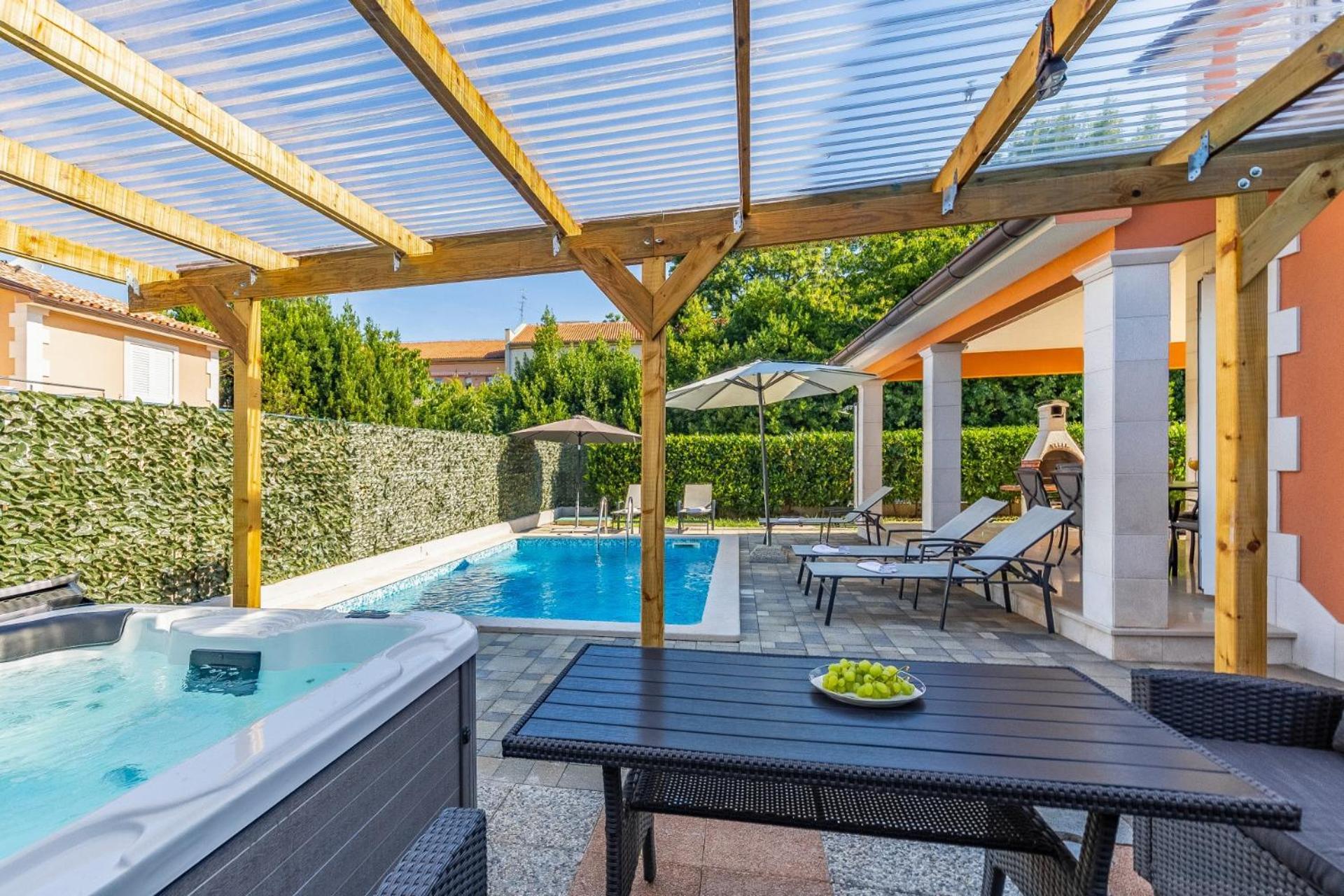 Villas Lotus With Pool And Jacuzzi Pula Ngoại thất bức ảnh