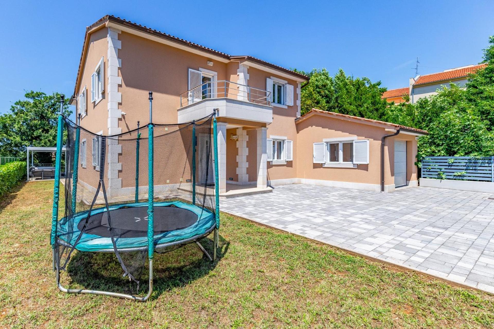 Villas Lotus With Pool And Jacuzzi Pula Ngoại thất bức ảnh