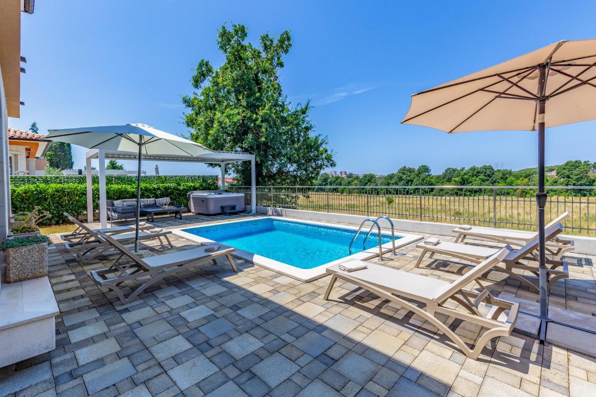 Villas Lotus With Pool And Jacuzzi Pula Ngoại thất bức ảnh