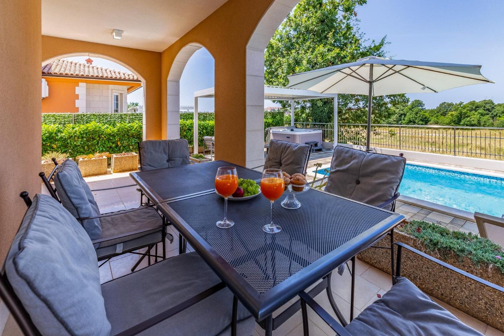 Villas Lotus With Pool And Jacuzzi Pula Ngoại thất bức ảnh