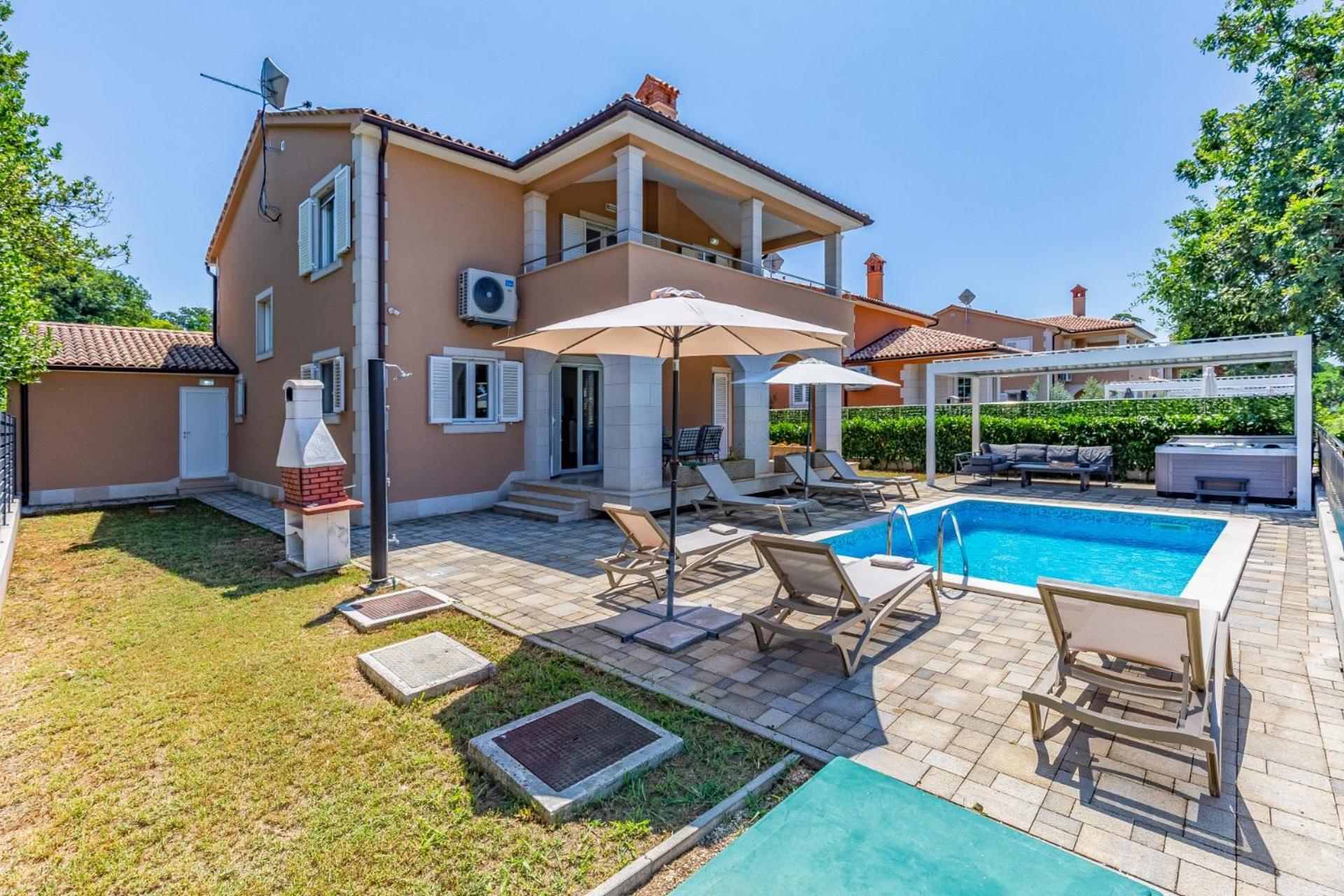 Villas Lotus With Pool And Jacuzzi Pula Ngoại thất bức ảnh