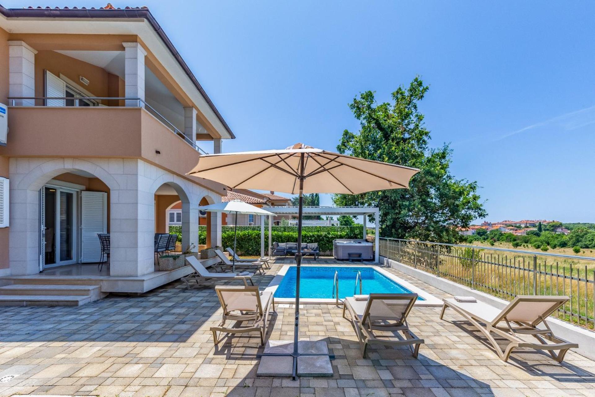 Villas Lotus With Pool And Jacuzzi Pula Ngoại thất bức ảnh