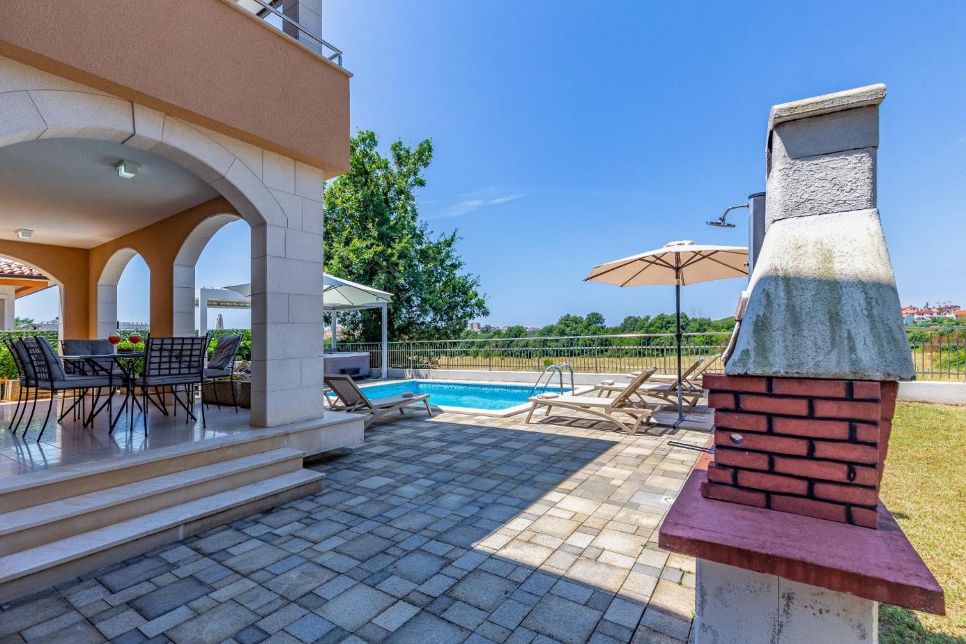 Villas Lotus With Pool And Jacuzzi Pula Ngoại thất bức ảnh