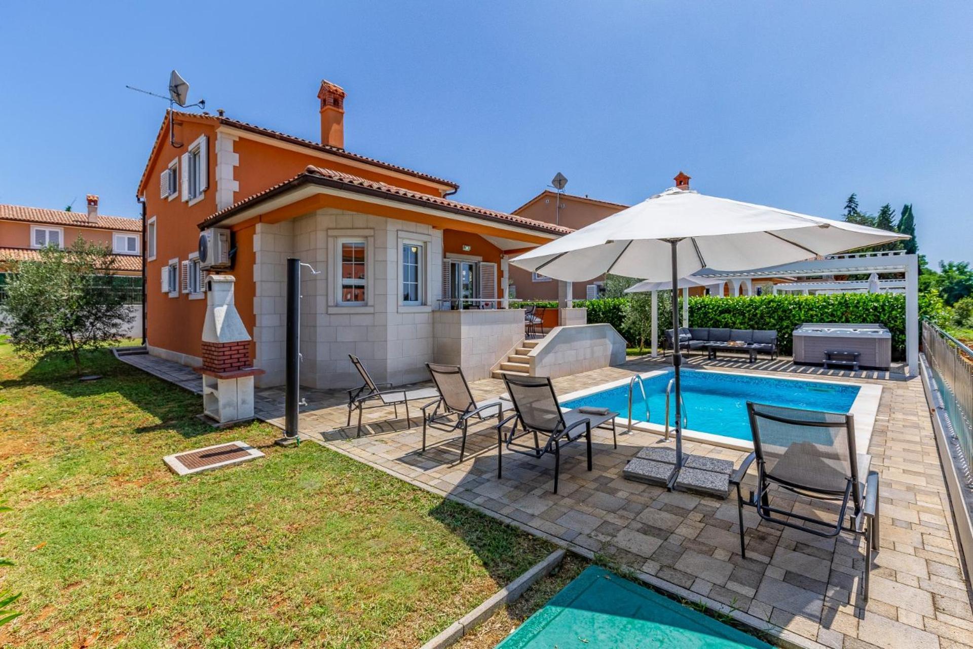 Villas Lotus With Pool And Jacuzzi Pula Ngoại thất bức ảnh